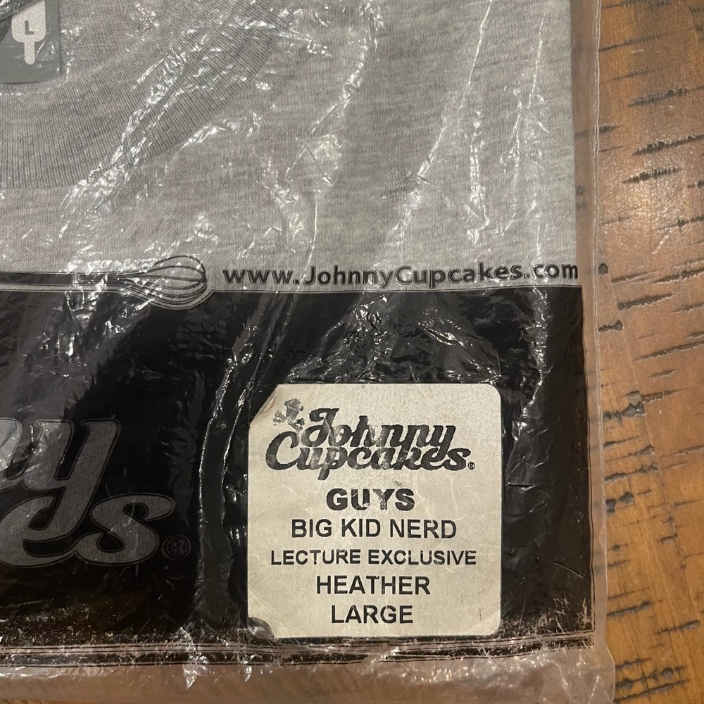Johnny Cupcakes Lecture Series Big Kid Mens Tee - Picture 5 of 6
